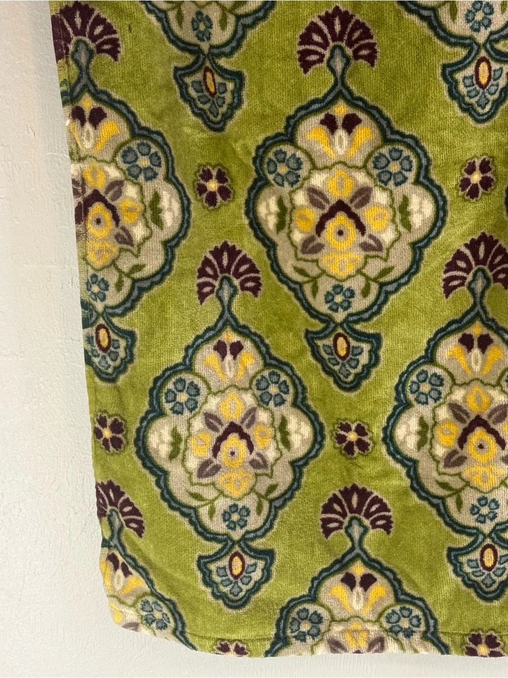 COST PLUS WORLD MARKET Set Of 2 Boho Green Medallion Print Hand Towels 16” X 28”